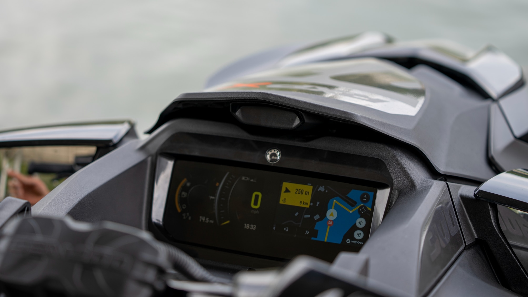  BRP GO! navigeringsapp på en Sea-Doos 7,8-tums LCD-färgskärm